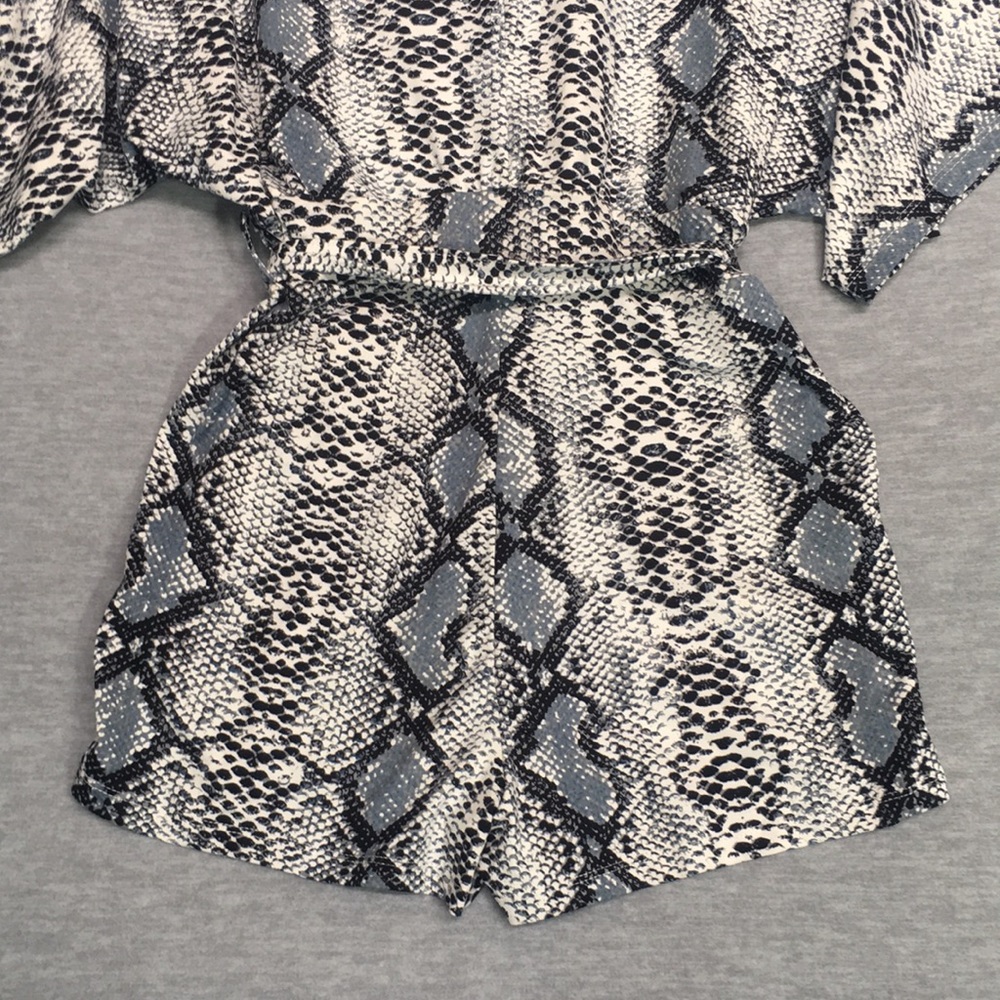 CAPELLA NWT Super Soft and Stretchy V Neck Romper Snakeskin Design and Tie Belt - Picture 4 of 16